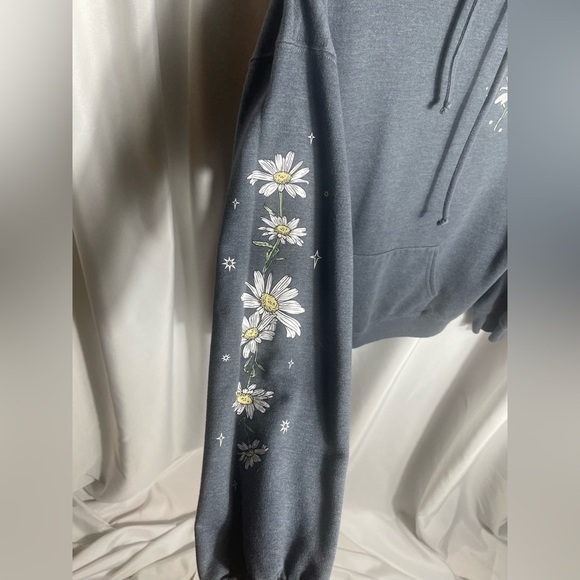 Rebellious One Women's Size L Gray Hoodie Floral Design Kangaroo Pocket Sweater - Picture 8 of 10